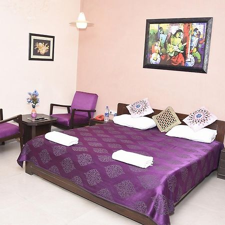 Modipur Hotel Rāmpur Buitenkant foto