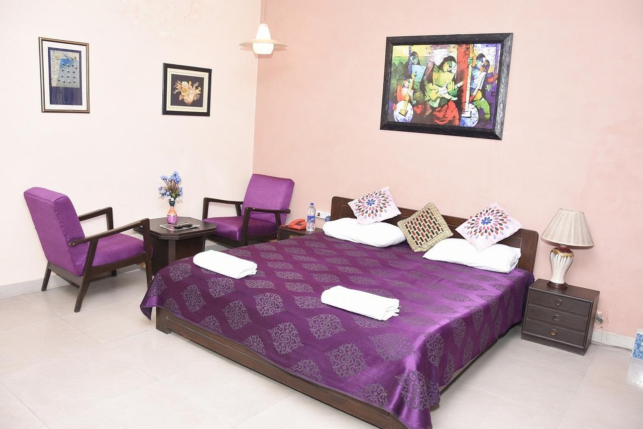 Modipur Hotel Rāmpur Buitenkant foto