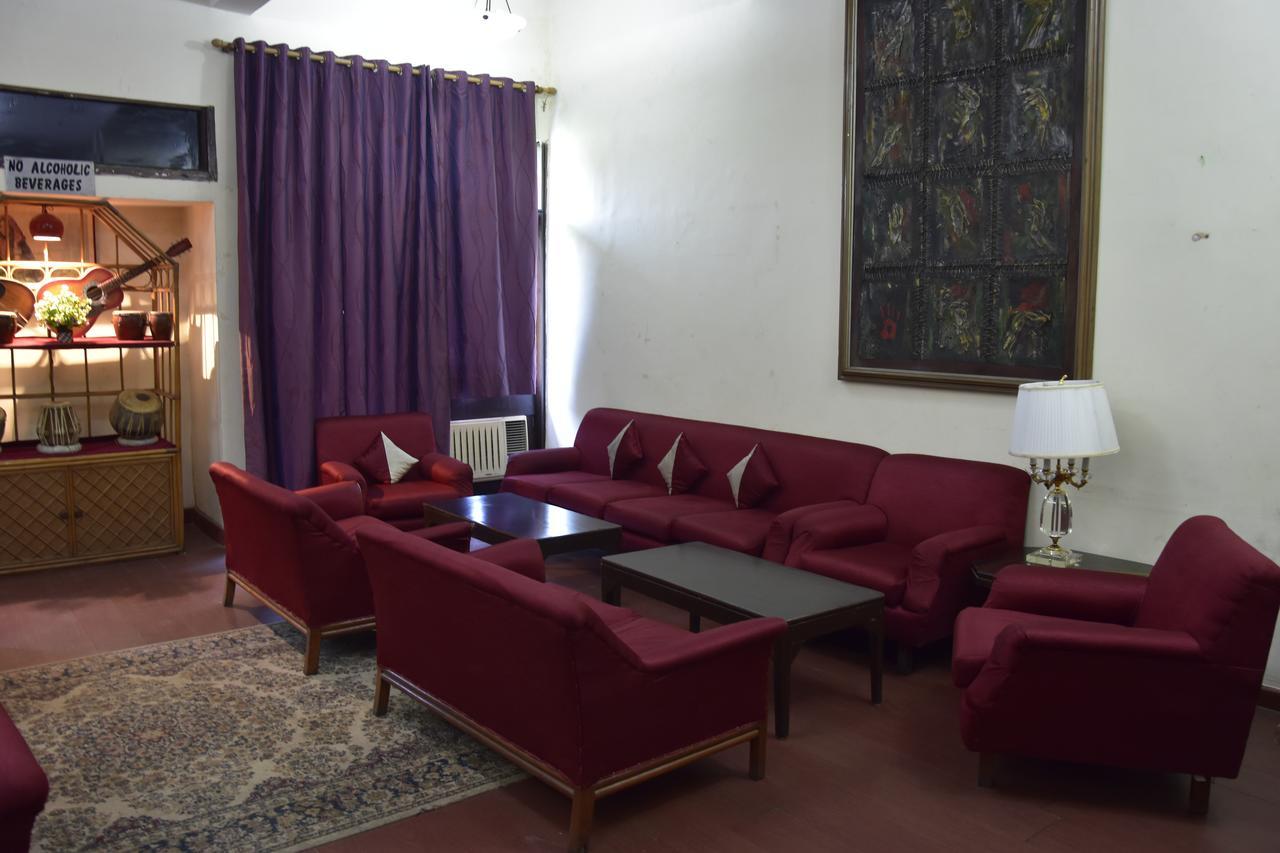 Modipur Hotel Rāmpur Buitenkant foto